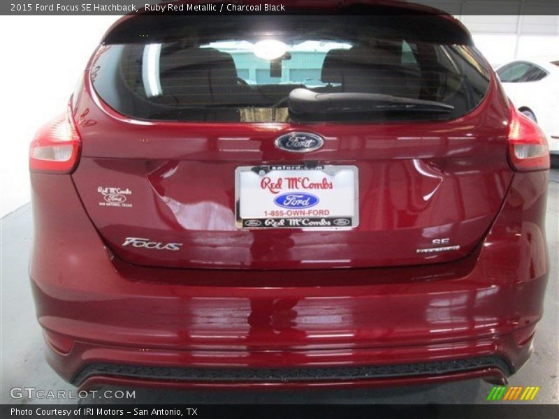 Ruby Red Metallic / Charcoal Black 2015 Ford Focus SE Hatchback