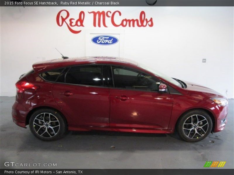 Ruby Red Metallic / Charcoal Black 2015 Ford Focus SE Hatchback