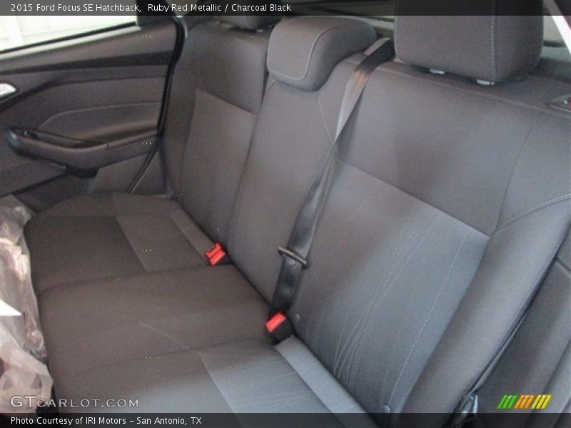 Ruby Red Metallic / Charcoal Black 2015 Ford Focus SE Hatchback
