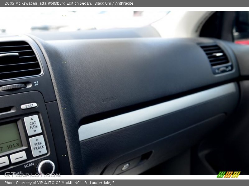 Black Uni / Anthracite 2009 Volkswagen Jetta Wolfsburg Edition Sedan