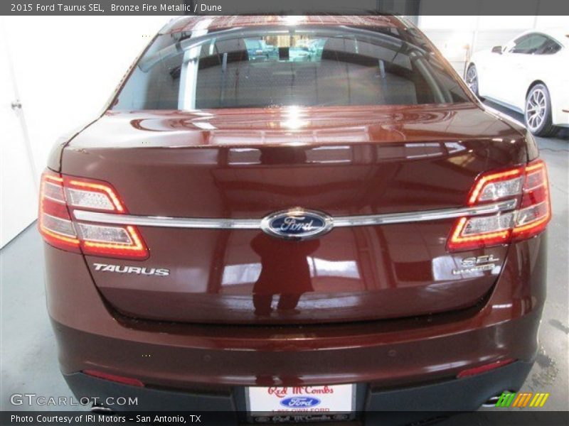 Bronze Fire Metallic / Dune 2015 Ford Taurus SEL