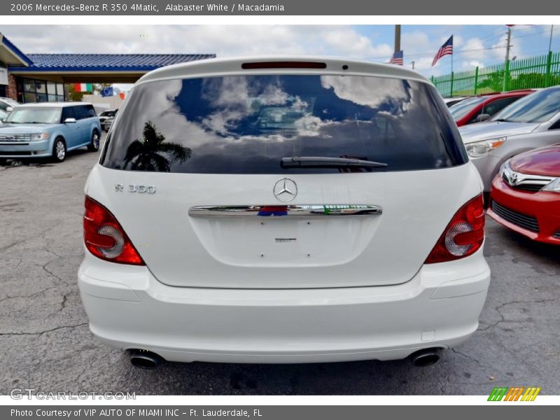 Alabaster White / Macadamia 2006 Mercedes-Benz R 350 4Matic