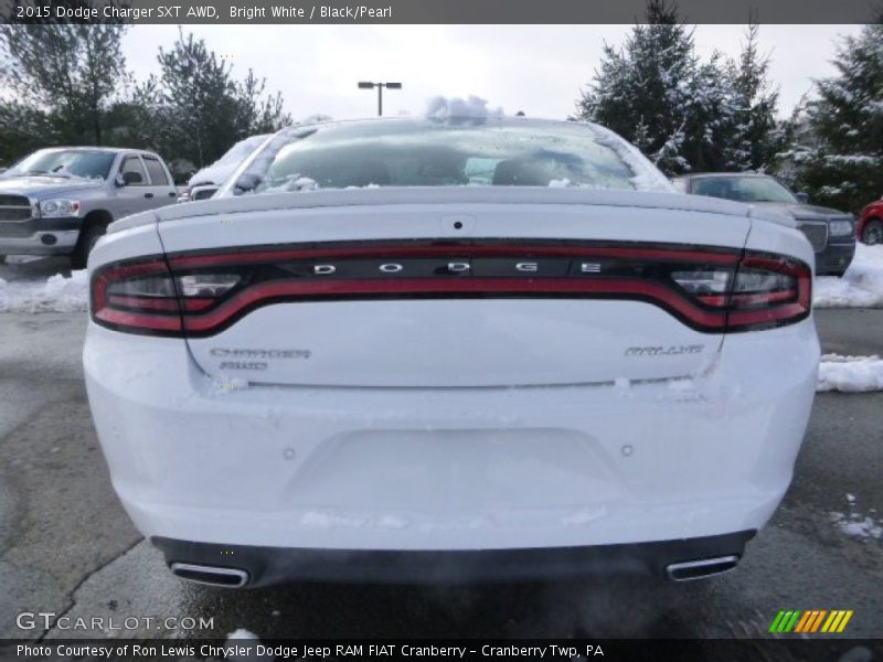 Bright White / Black/Pearl 2015 Dodge Charger SXT AWD