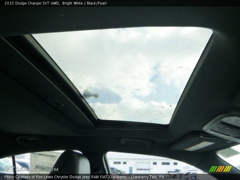 Bright White / Black/Pearl 2015 Dodge Charger SXT AWD