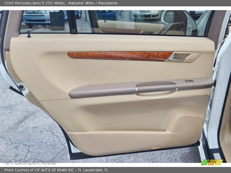 Door Panel of 2006 R 350 4Matic