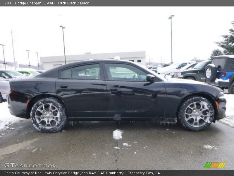 Pitch Black / Black 2015 Dodge Charger SE AWD
