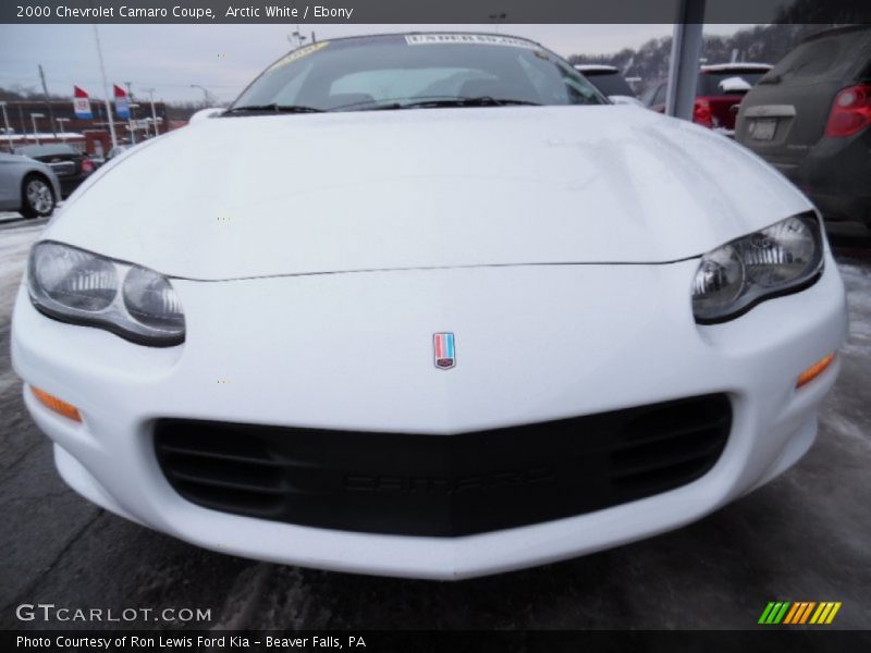 Arctic White / Ebony 2000 Chevrolet Camaro Coupe