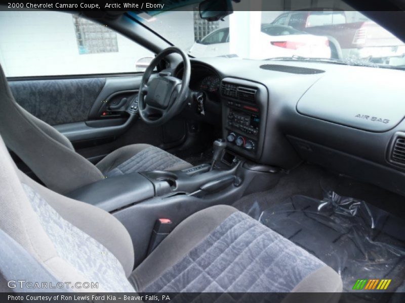 Arctic White / Ebony 2000 Chevrolet Camaro Coupe