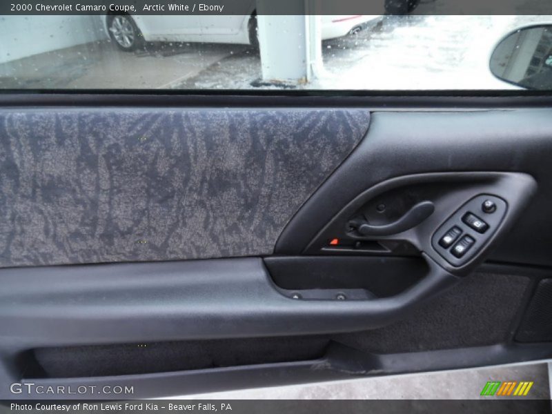 Arctic White / Ebony 2000 Chevrolet Camaro Coupe