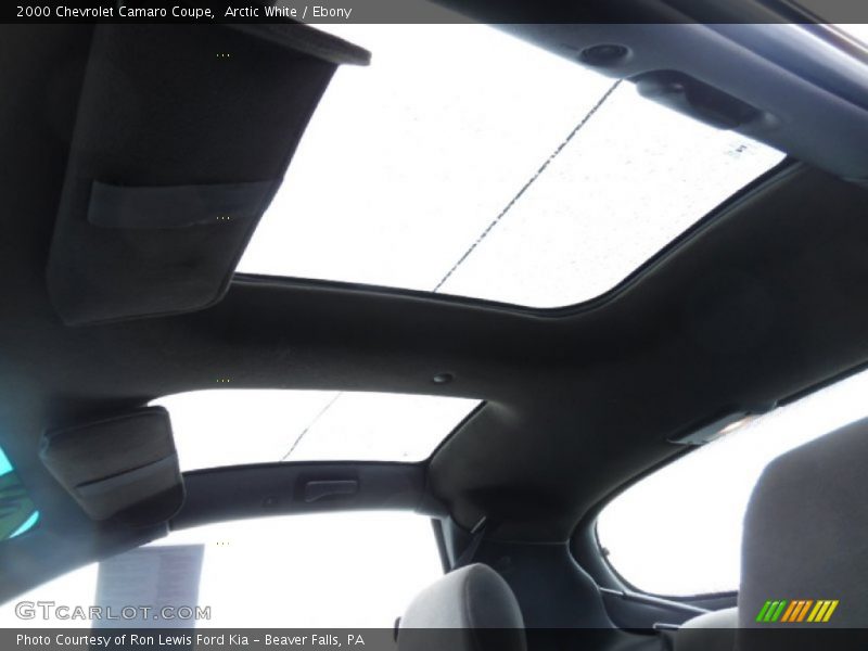 Arctic White / Ebony 2000 Chevrolet Camaro Coupe