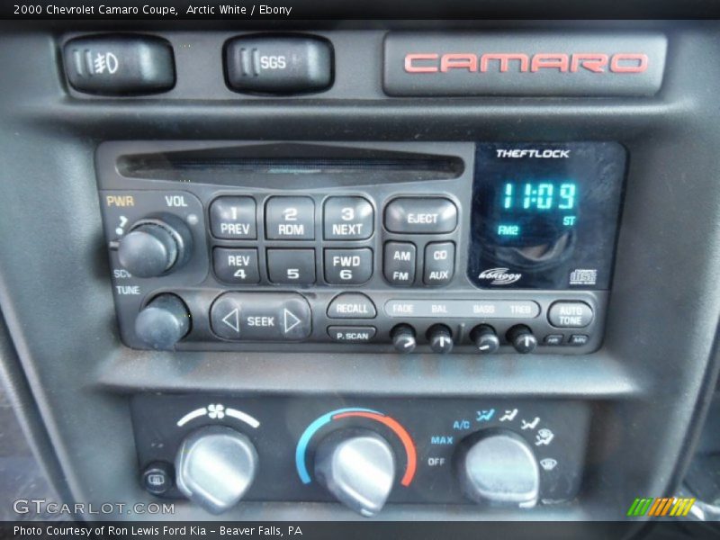 Arctic White / Ebony 2000 Chevrolet Camaro Coupe