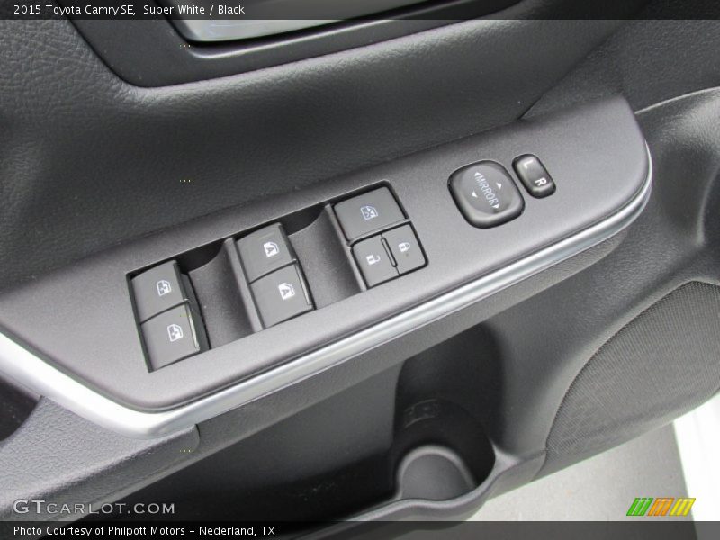 Controls of 2015 Camry SE