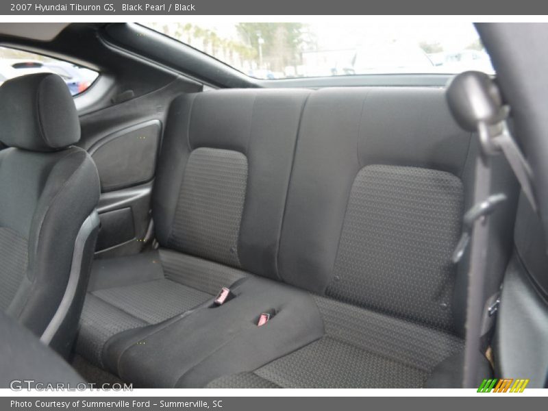 Rear Seat of 2007 Tiburon GS