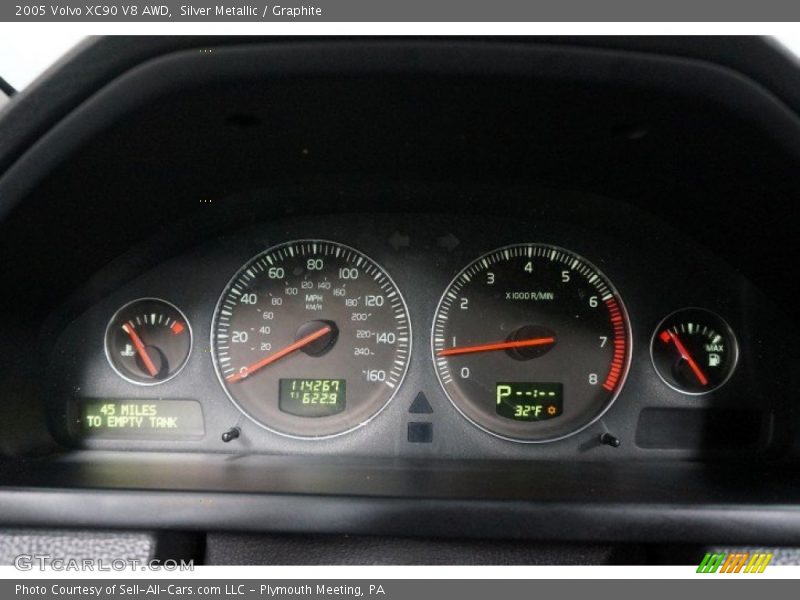 Silver Metallic / Graphite 2005 Volvo XC90 V8 AWD