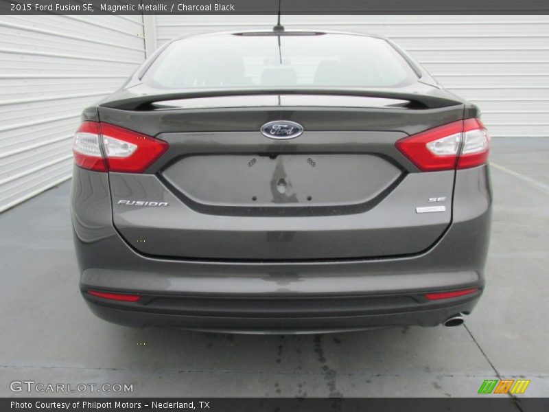 Magnetic Metallic / Charcoal Black 2015 Ford Fusion SE