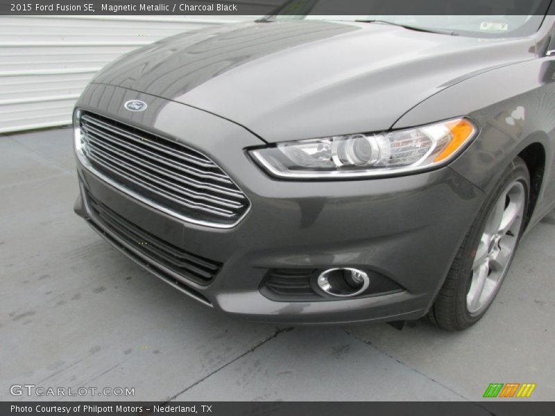 Magnetic Metallic / Charcoal Black 2015 Ford Fusion SE