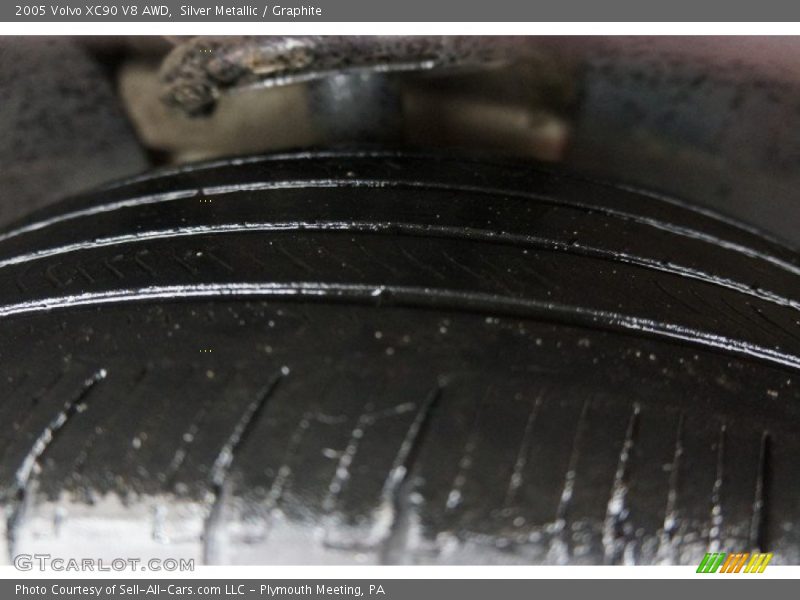 Silver Metallic / Graphite 2005 Volvo XC90 V8 AWD