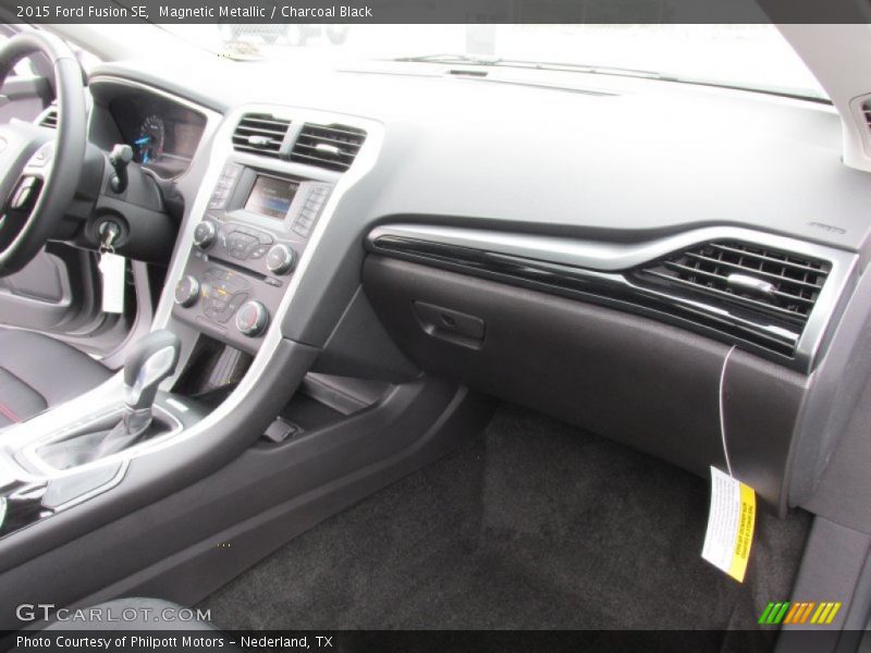 Magnetic Metallic / Charcoal Black 2015 Ford Fusion SE