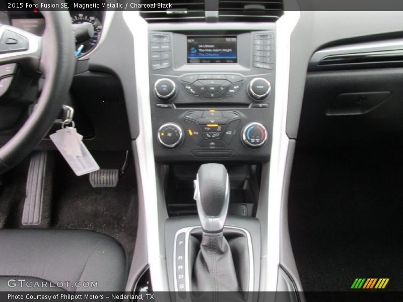 Magnetic Metallic / Charcoal Black 2015 Ford Fusion SE