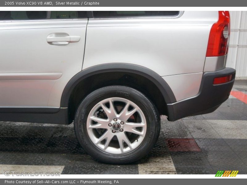 Silver Metallic / Graphite 2005 Volvo XC90 V8 AWD