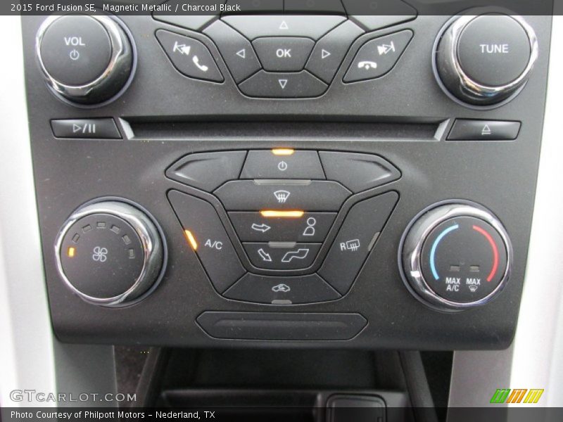 Magnetic Metallic / Charcoal Black 2015 Ford Fusion SE