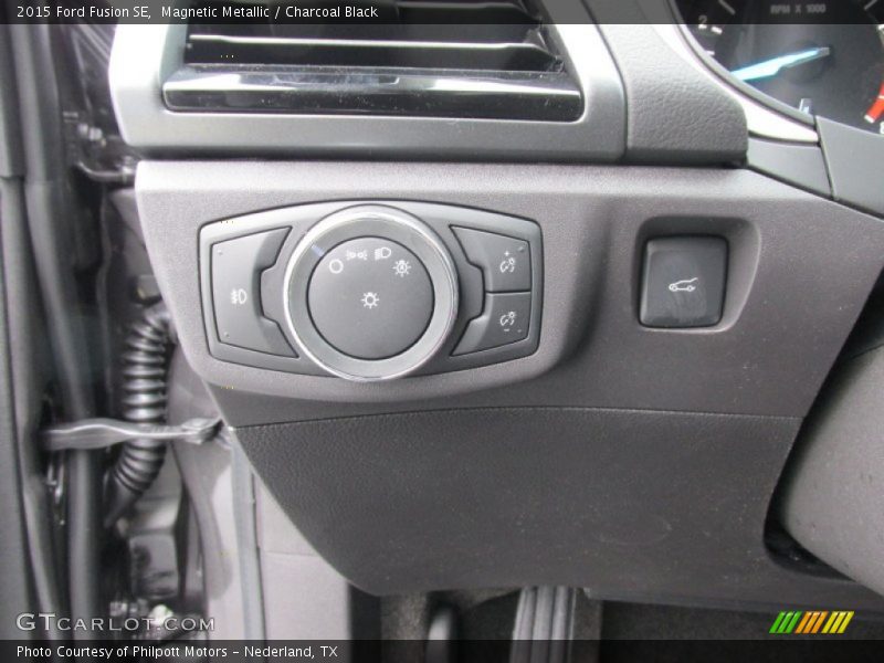 Magnetic Metallic / Charcoal Black 2015 Ford Fusion SE