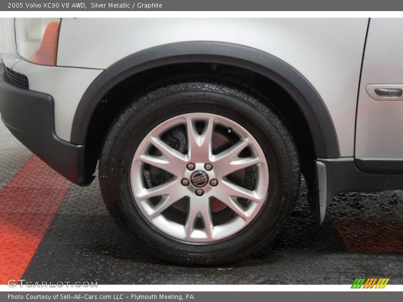 Silver Metallic / Graphite 2005 Volvo XC90 V8 AWD