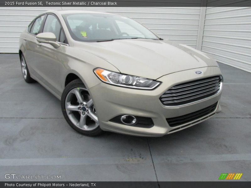 Tectonic Silver Metallic / Charcoal Black 2015 Ford Fusion SE