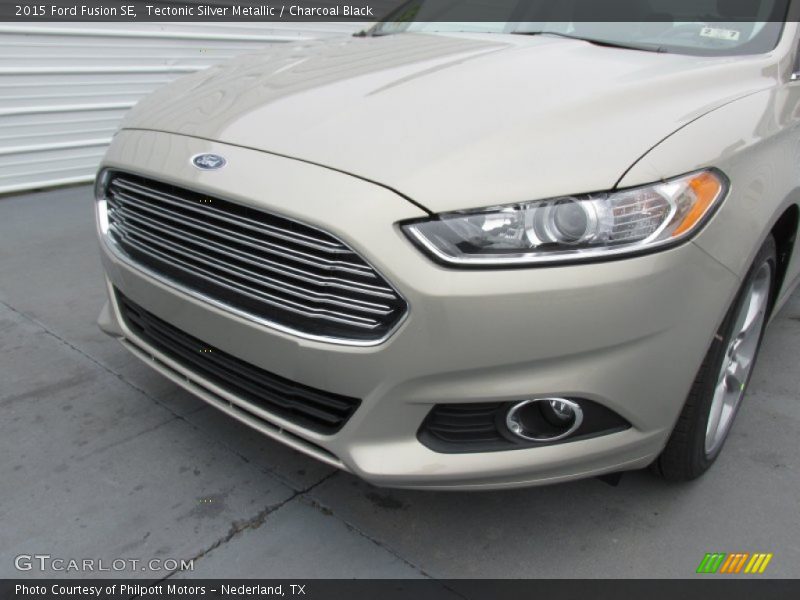 Tectonic Silver Metallic / Charcoal Black 2015 Ford Fusion SE