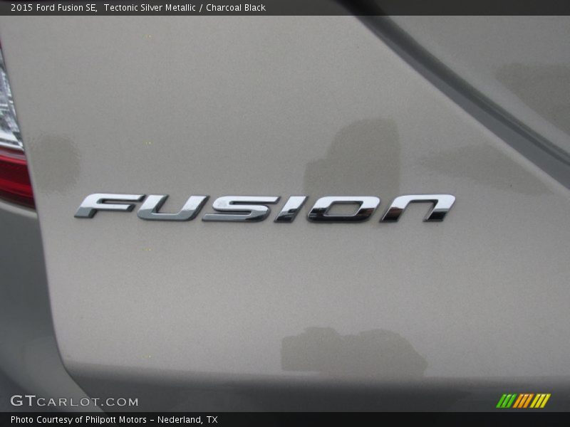 Tectonic Silver Metallic / Charcoal Black 2015 Ford Fusion SE