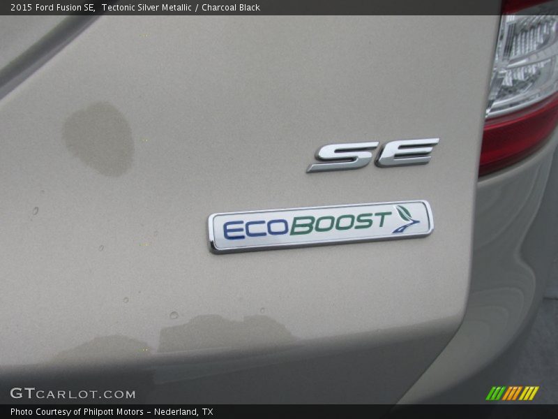 Tectonic Silver Metallic / Charcoal Black 2015 Ford Fusion SE