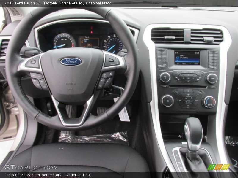Tectonic Silver Metallic / Charcoal Black 2015 Ford Fusion SE