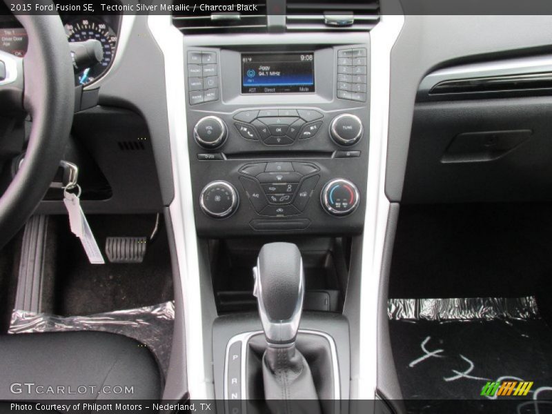 Tectonic Silver Metallic / Charcoal Black 2015 Ford Fusion SE