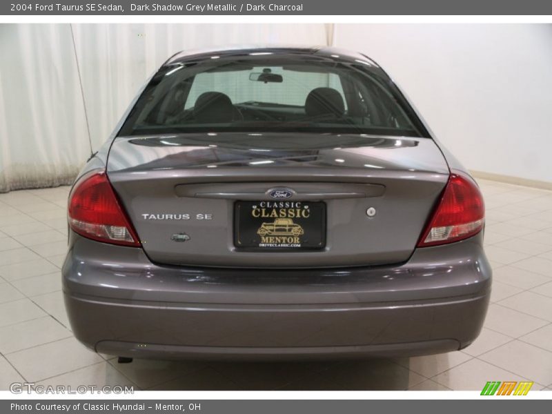 Dark Shadow Grey Metallic / Dark Charcoal 2004 Ford Taurus SE Sedan