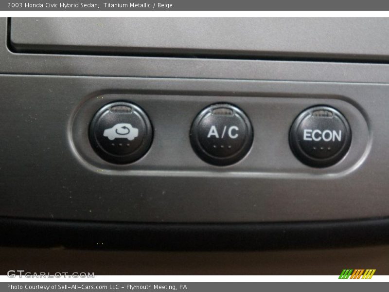 Controls of 2003 Civic Hybrid Sedan