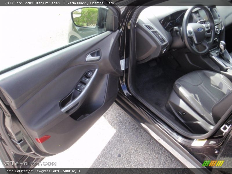 Tuxedo Black / Charcoal Black 2014 Ford Focus Titanium Sedan