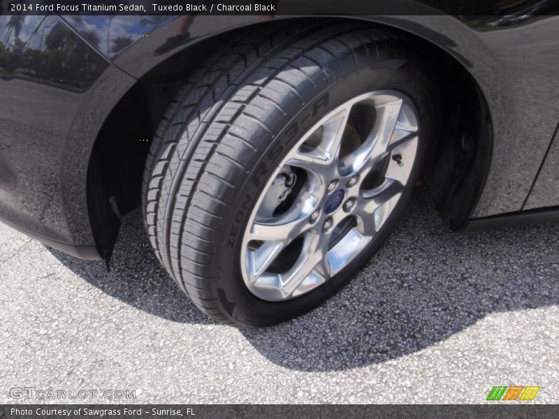 Tuxedo Black / Charcoal Black 2014 Ford Focus Titanium Sedan