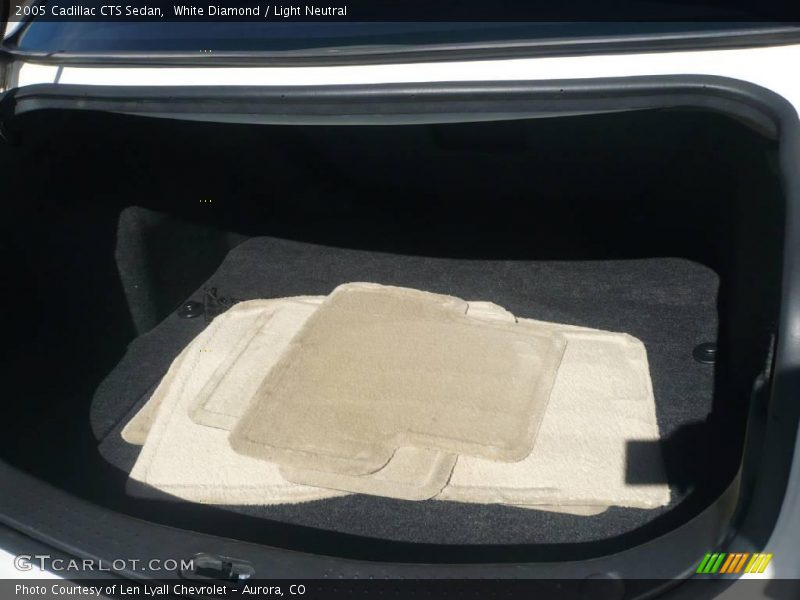 White Diamond / Light Neutral 2005 Cadillac CTS Sedan