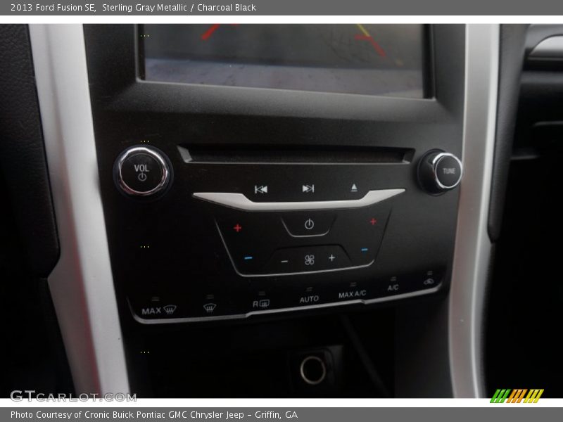 Sterling Gray Metallic / Charcoal Black 2013 Ford Fusion SE