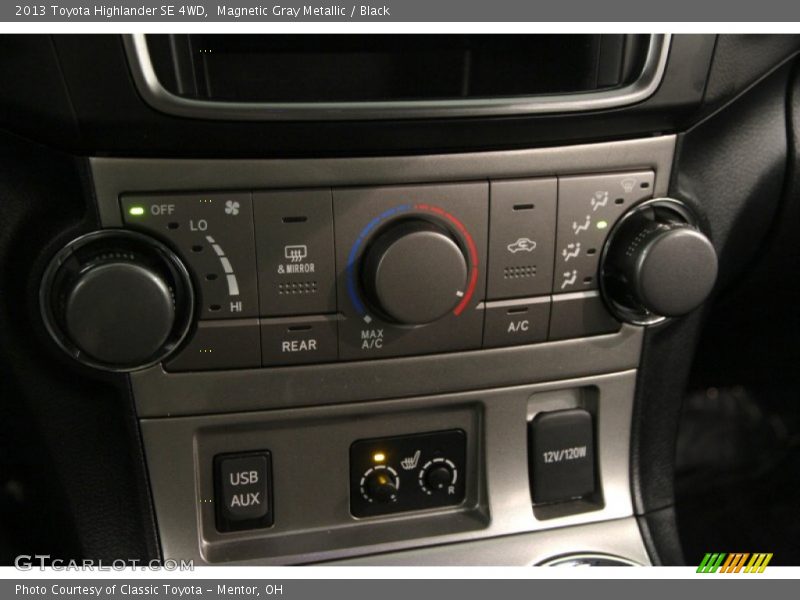 Magnetic Gray Metallic / Black 2013 Toyota Highlander SE 4WD