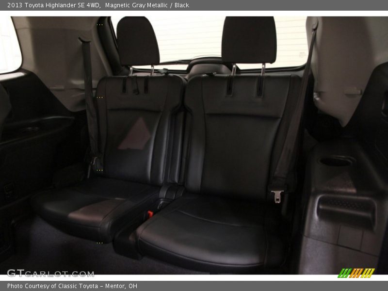 Magnetic Gray Metallic / Black 2013 Toyota Highlander SE 4WD