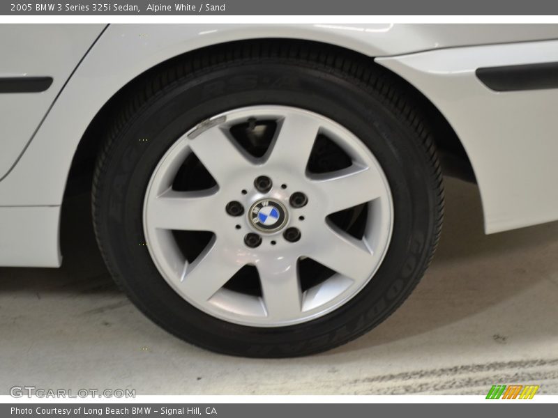 Alpine White / Sand 2005 BMW 3 Series 325i Sedan