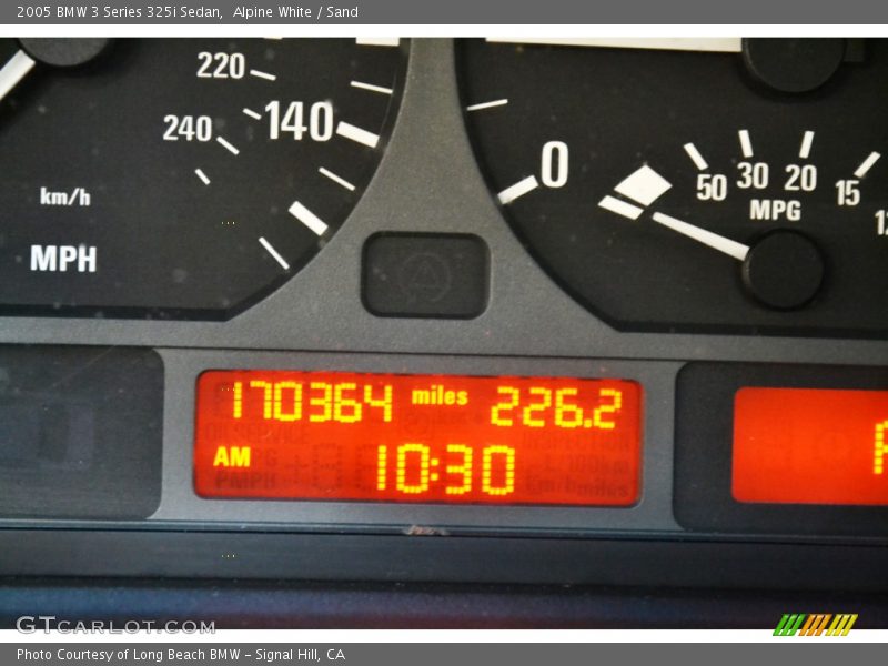 Alpine White / Sand 2005 BMW 3 Series 325i Sedan
