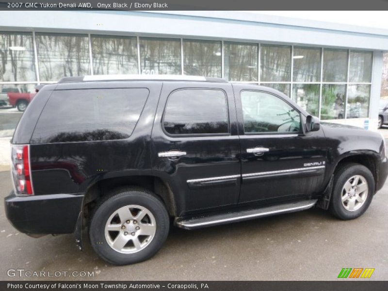 Onyx Black / Ebony Black 2007 GMC Yukon Denali AWD