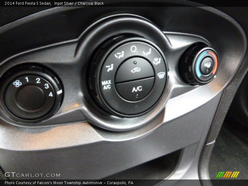 Ingot Silver / Charcoal Black 2014 Ford Fiesta S Sedan