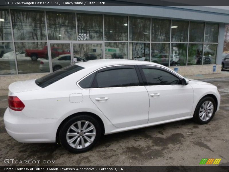 Candy White / Titan Black 2013 Volkswagen Passat 2.5L SE