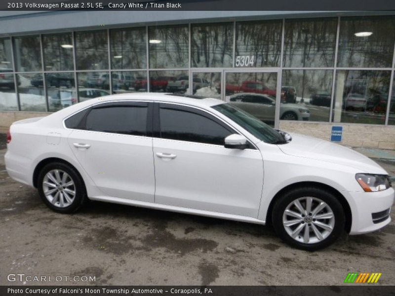 Candy White / Titan Black 2013 Volkswagen Passat 2.5L SE