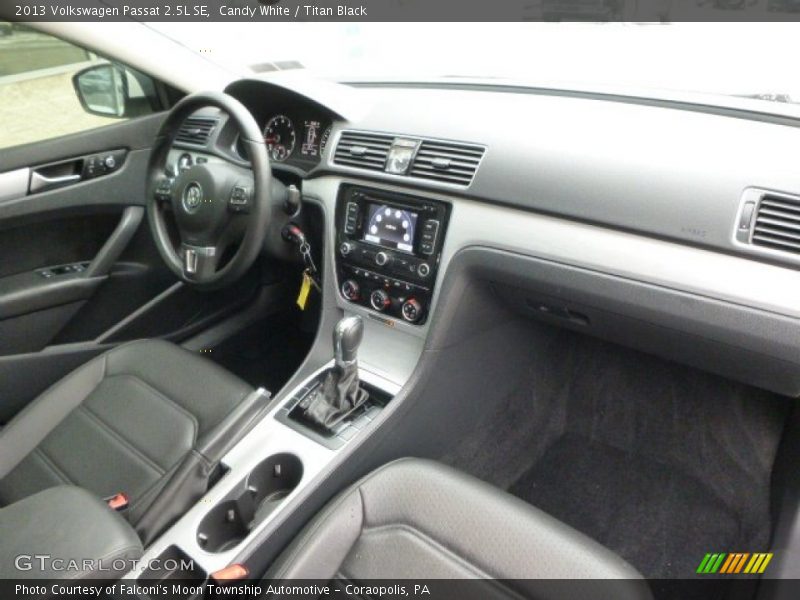 Candy White / Titan Black 2013 Volkswagen Passat 2.5L SE