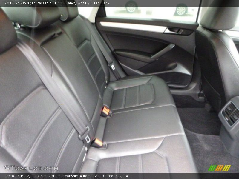 Candy White / Titan Black 2013 Volkswagen Passat 2.5L SE