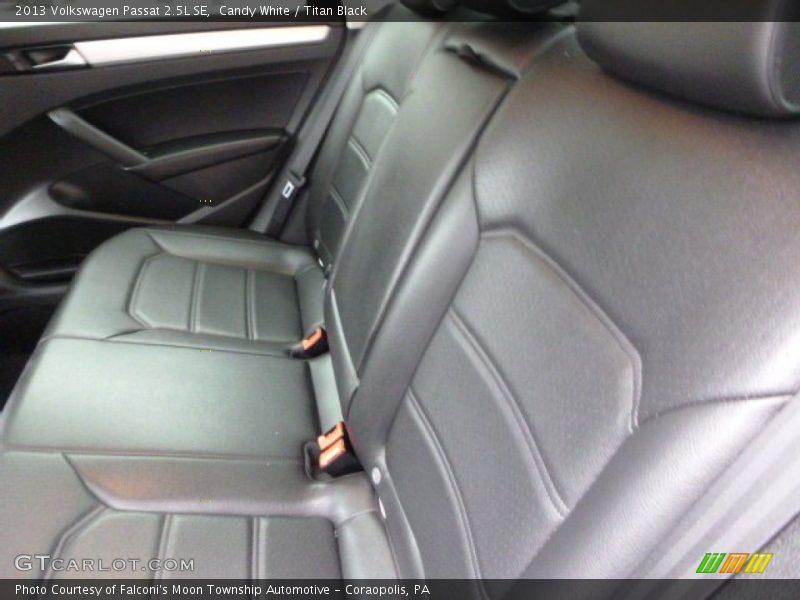 Candy White / Titan Black 2013 Volkswagen Passat 2.5L SE